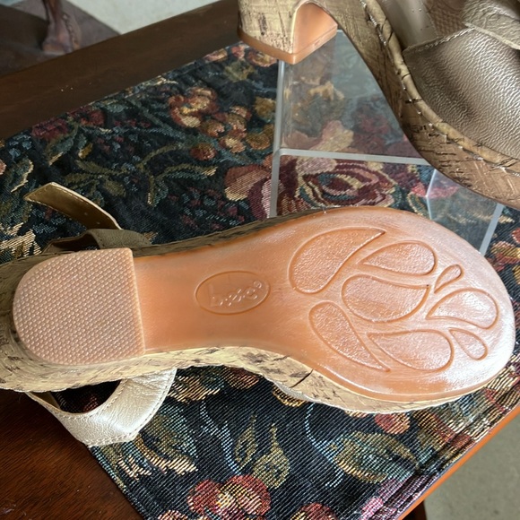 BORN champagne, leather sling back sandals - Picture 4 of 10